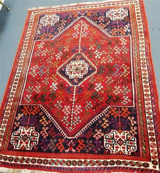 A Shiraz rug Approx. 180 x 140cm